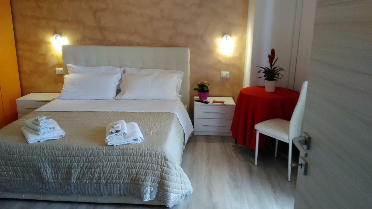 Viola Di Mare Rooms And Parking Termoli Eksteriør billede